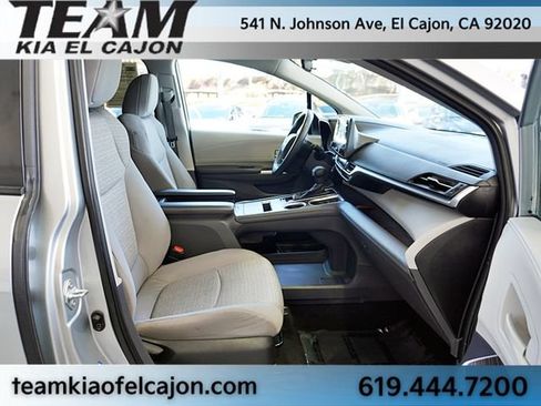 Used 2022 Toyota Sienna LE FWD image 11