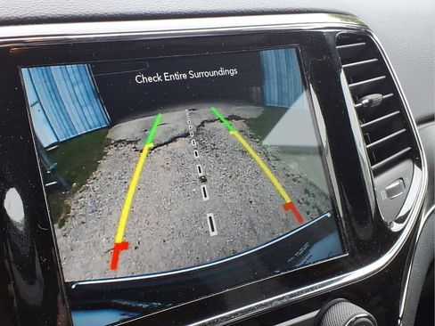 Used 2019 Jeep Grand Cherokee Limited AWD/4WD image 10