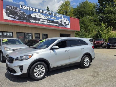 Used 2019 Kia Sorento AWD V6 image 1