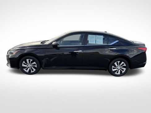 Used 2025 Nissan Altima 2.5 S image 3