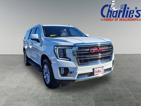 Used 2022 GMC Yukon XL SLT image 3