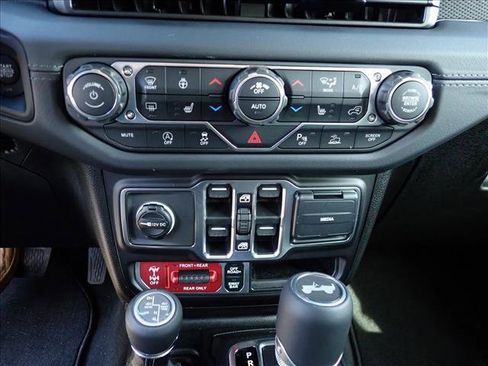 New 2026 Jeep Wrangler Unlimited Rubicon AWD/4WD image 19