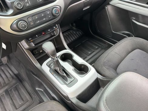 Used 2022 Chevrolet Colorado LT w/ Fleet Safety Package RWD image 26