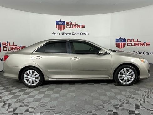 Used 2013 Toyota Camry XLE w/ Leather Pkg image 2