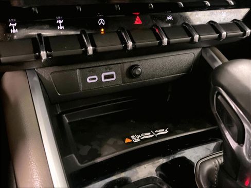 Used 2024 Chevrolet Colorado ZR2 w/ ZR2 Convenience Package III image 27