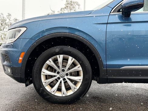 Used 2018 Volkswagen Tiguan SE w/ Panoramic Sunroof Package AWD/4WD image 10