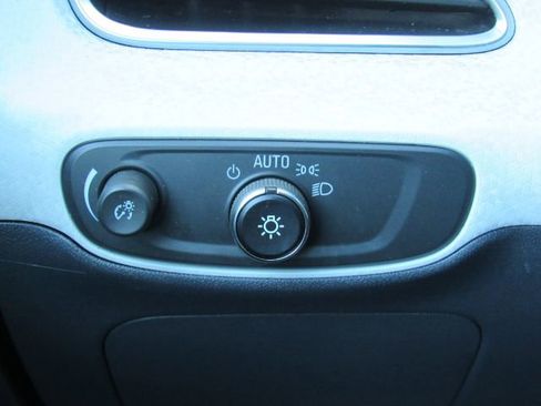 Used 2020 Chevrolet Bolt LT image 31