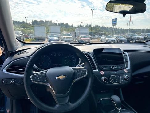 Used 2024 Chevrolet Malibu LT FWD image 10