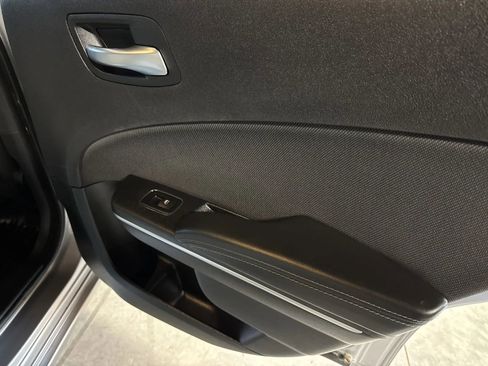 Used 2015 Dodge Charger SE w/ Sport Appearance Group image 26