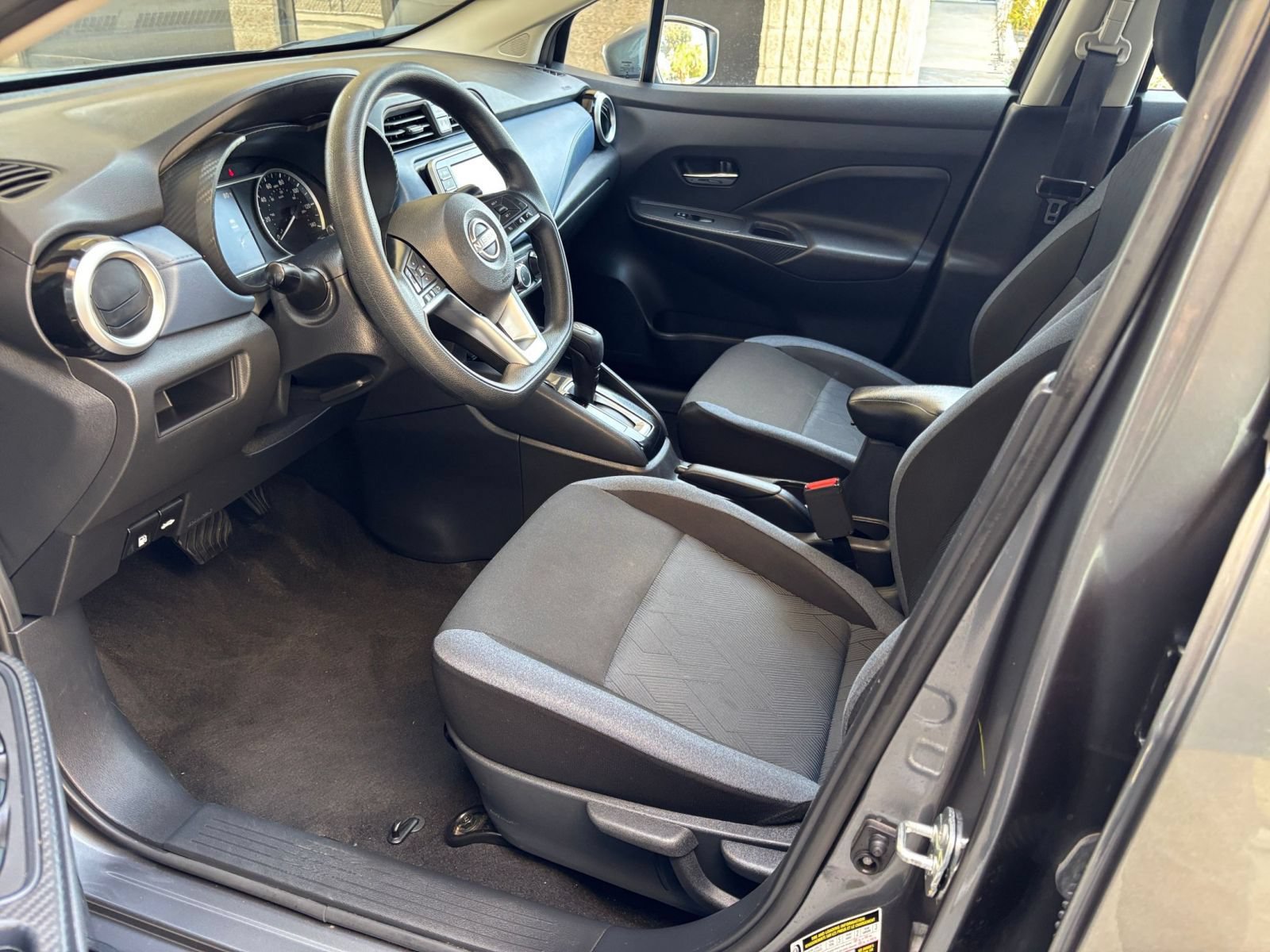 Used 2025 Nissan Versa SV FWD image 25