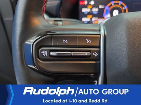 Used 2025 Chevrolet Colorado Z71 w/ Z71 Convenience Package 2 AWD/4WD image 17