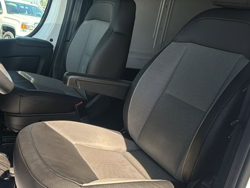Used 2025 RAM ProMaster 2500 w/ Convenience Group FWD image 21