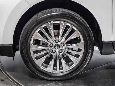 Certified 2024 Toyota Venza Limited AWD/4WD image 11