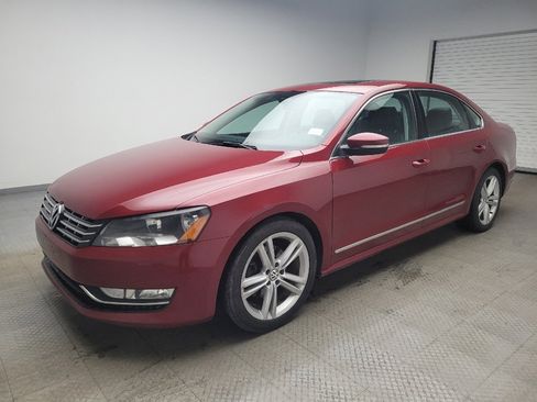Used 2015 Volkswagen Passat 1.8T SEL Premium image 2