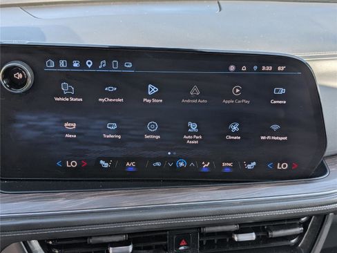 Used 2025 Chevrolet Suburban Z71 image 28