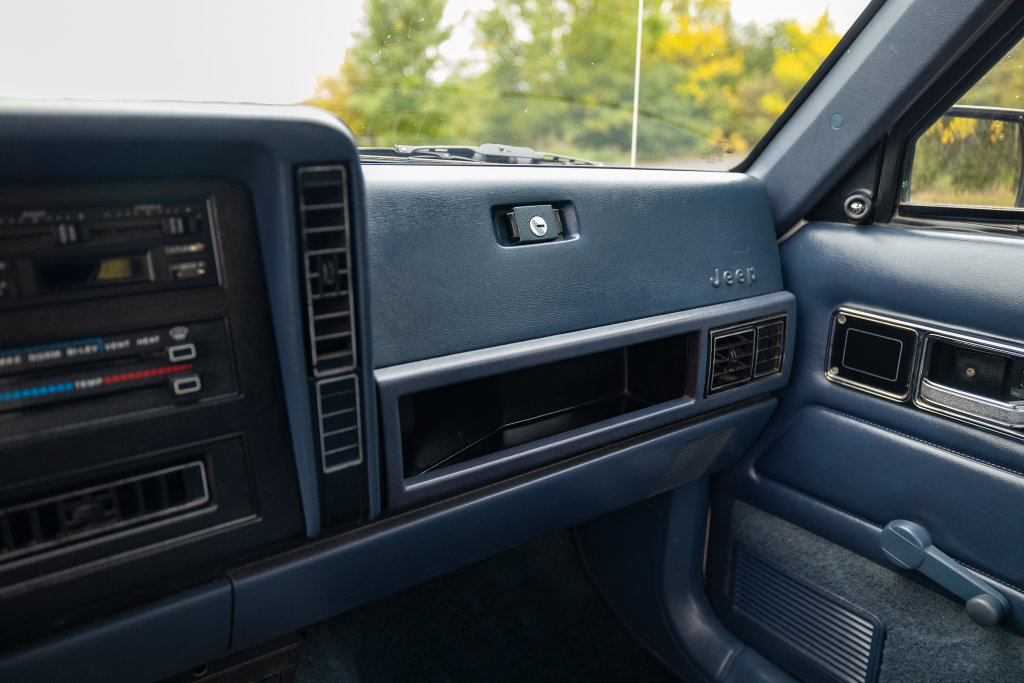 Used 1988 Jeep Comanche Pioneer AWD/4WD image 93