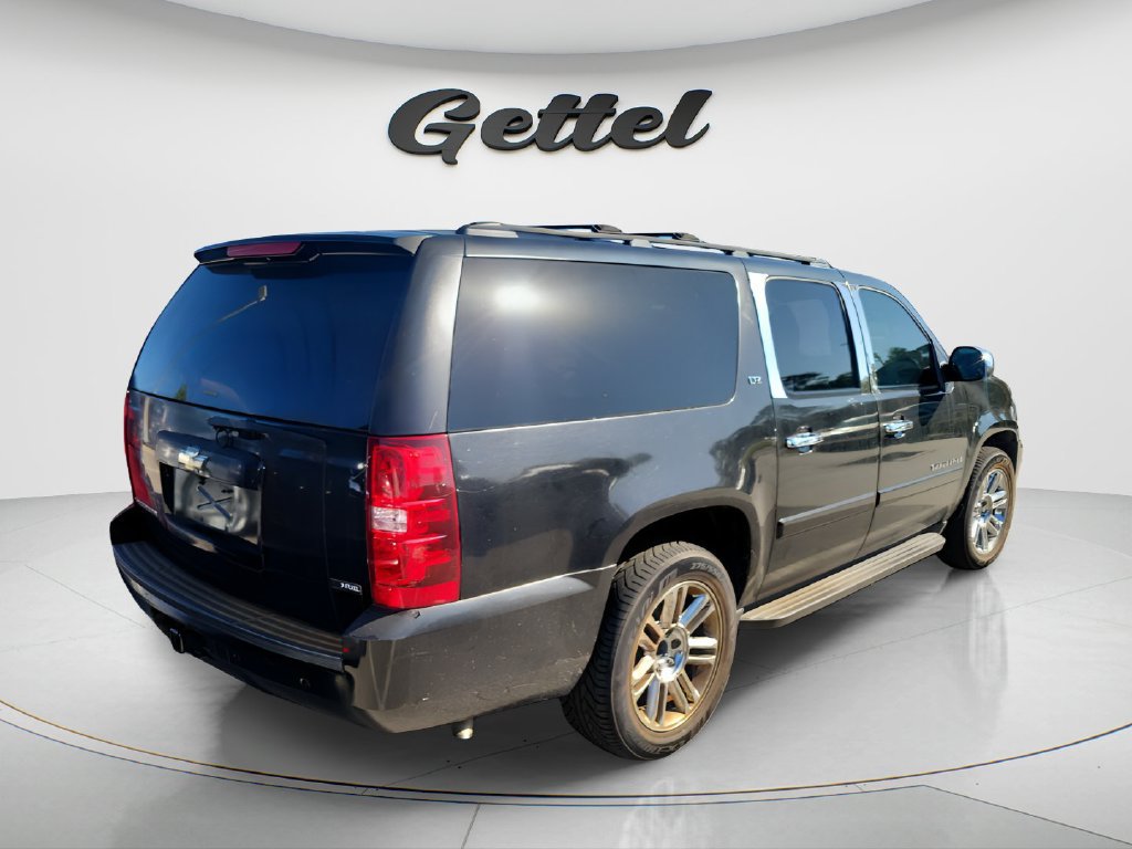 Used 2008 Chevrolet Suburban LTZ w/ LTZ Preferred Equipment Group RWD image 7