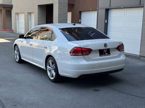 Used 2014 Volkswagen Passat 1.8T SE FWD image 3