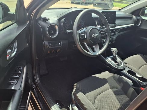 Used 2019 Kia Forte LXS FWD image 5