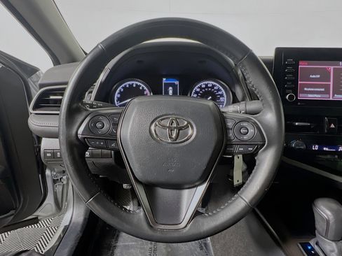 Used 2024 Toyota Camry SE image 18