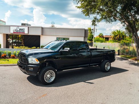 Used 2017 RAM 3500 Tradesman w/ Chrome Appearance Group image 4