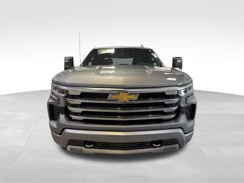 Used 2026 Chevrolet Silverado 1500 High Country w/ High Country Premium Package AWD/4WD image 2