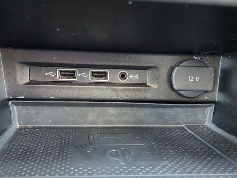 Used 2020 Volkswagen Tiguan S image 8