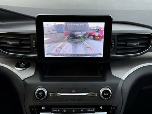 Certified 2020 Ford Explorer XLT w/ Equipment Group 202A image 4