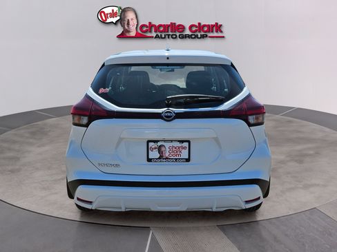 Used 2025 Nissan Kicks Play S FWD image 4