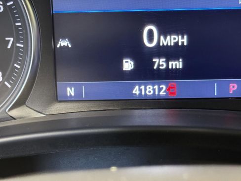 Used 2024 GMC Terrain SLT image 29