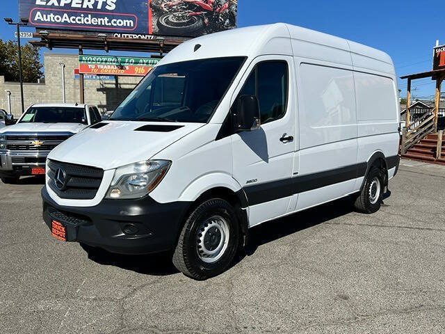Used 2016 Mercedes-Benz Sprinter 2500 image 2