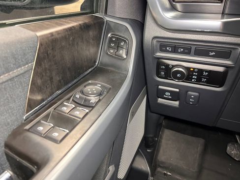 Used 2023 Ford F150 Lariat w/ Trailer Tow Package image 16