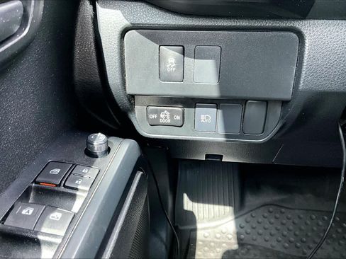 Used 2022 Toyota Tacoma SR w/ SR Convenience Package RWD image 32