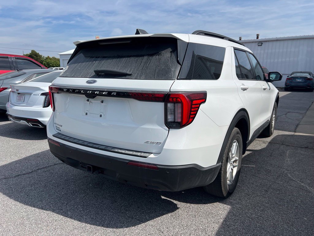 Used 2026 Ford Explorer Active AWD/4WD image 6