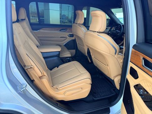 Used 2023 Jeep Grand Cherokee L Summit image 14