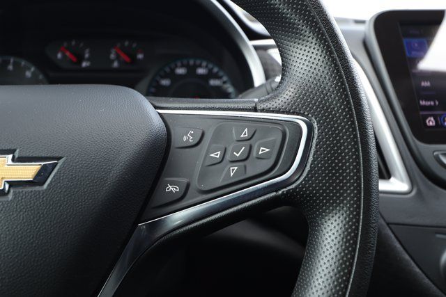 Used 2025 Chevrolet Malibu LT FWD image 14
