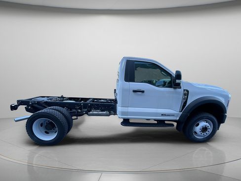 Used 2024 Ford F550 4x4 Regular Cab Super Duty image 12
