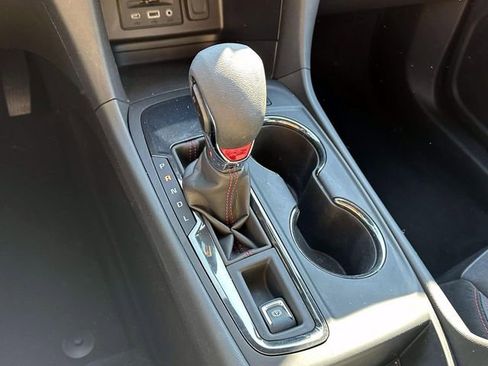 Used 2023 Chevrolet Equinox RS FWD image 28
