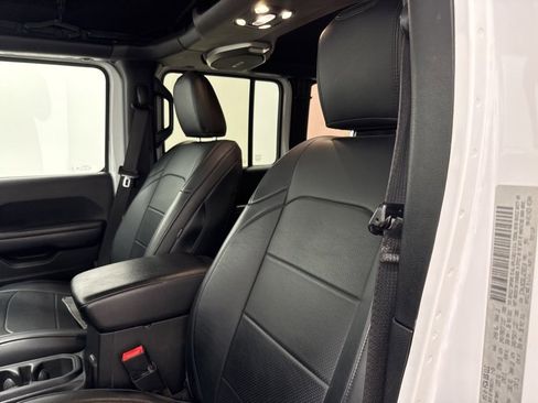 Used 2020 Jeep Wrangler Unlimited Sport image 17