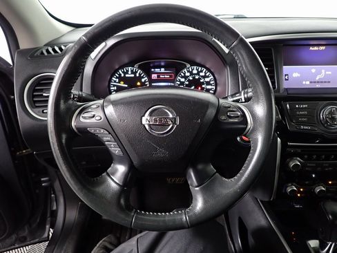 Used 2018 Nissan Pathfinder SV w/ SV All Weather Package image 20