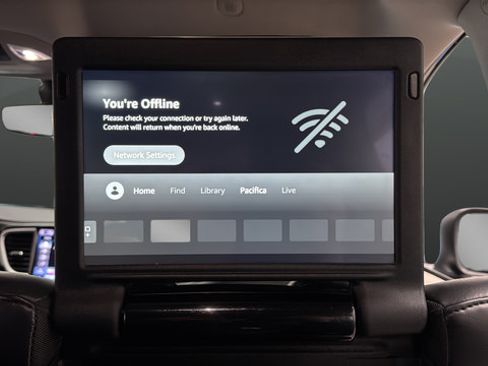 Used 2023 Chrysler Pacifica Touring-L w/ Uconnect Theater Family Group AWD/4WD image 36
