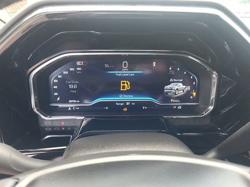 Used 2024 Chevrolet Silverado 1500 LT AWD/4WD image 42