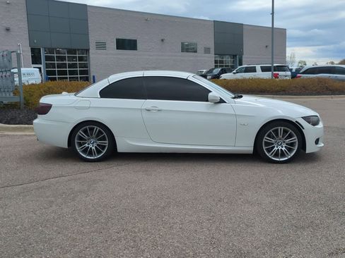 Used 2012 BMW 335i Convertible RWD image 2