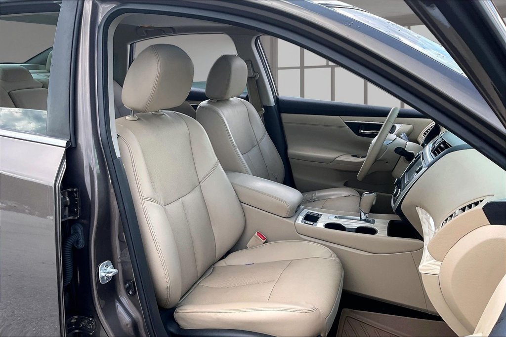Used 2016 Nissan Altima 2.5 SL w/ 2.5 Technology w/LED Package FWD image 28
