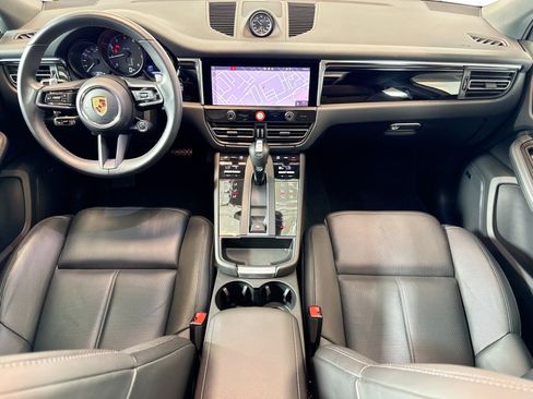 Used 2024 Porsche Macan image 20