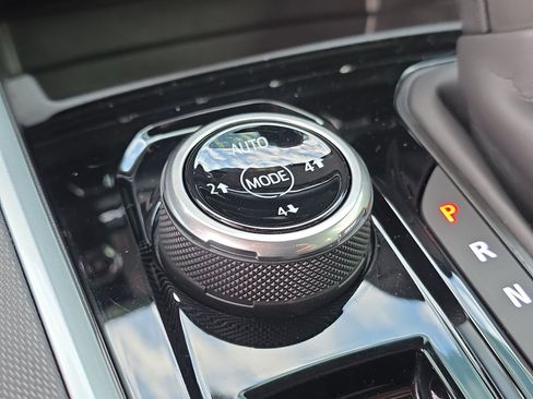 Used 2025 Chevrolet Colorado Trail Boss image 25