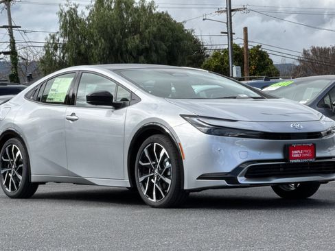 New 2026 Toyota Prius Plug-In Hybrid image 10