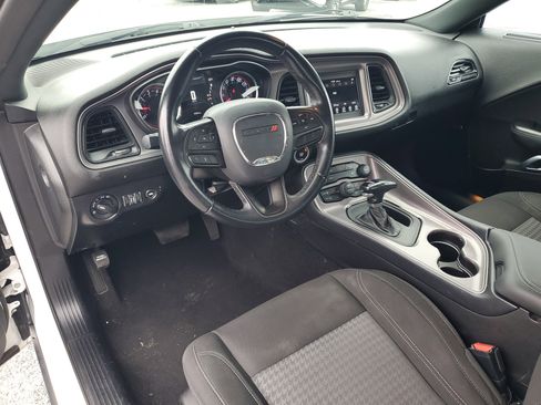 Used 2023 Dodge Challenger SXT RWD image 16