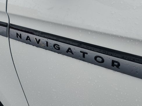New 2026 Lincoln Navigator Reserve AWD/4WD image 7