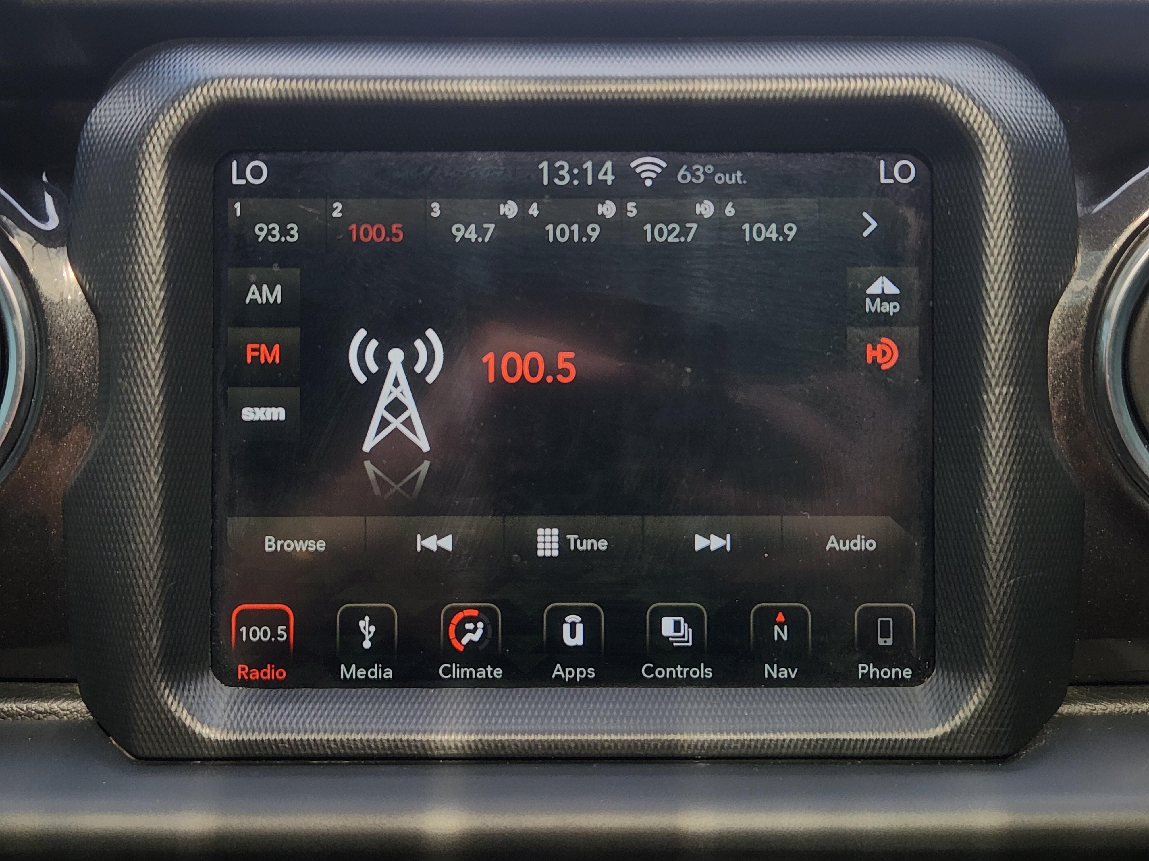 Used 2019 Jeep Wrangler Unlimited Sahara AWD/4WD image 18